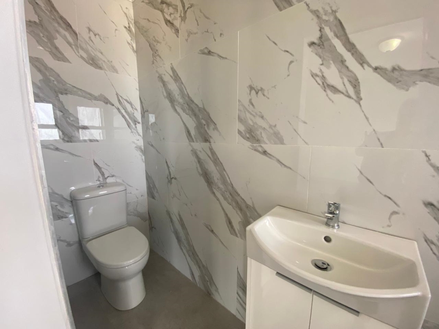 5 Bedroom Property for Sale in Dana Bay Western Cape